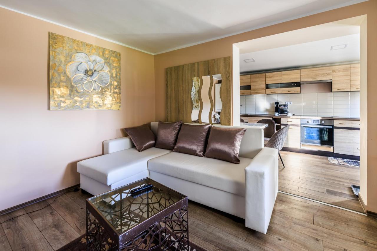 Fekete Orchidea Apartman Balatonkenese Exterior foto