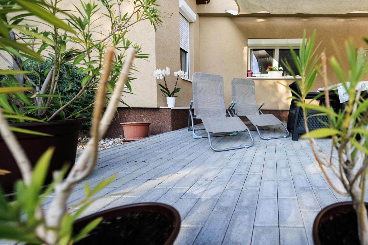 Fekete Orchidea Apartman Balatonkenese Exterior foto